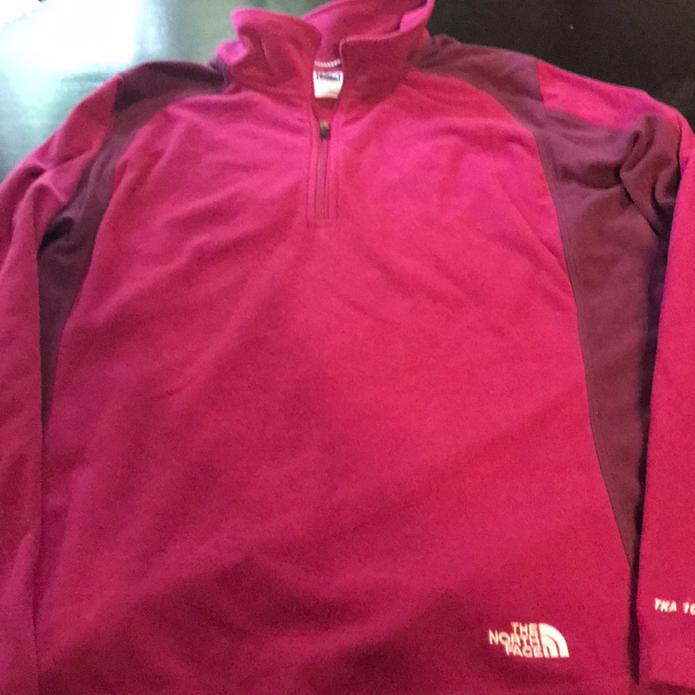 The North Face Women’s Large 1/4 Zip Shirt 👚